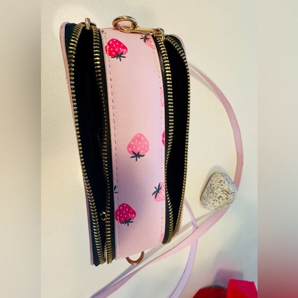 Cute Pink Crossbody Bag / Small Purse – New - Picture 5 of 6